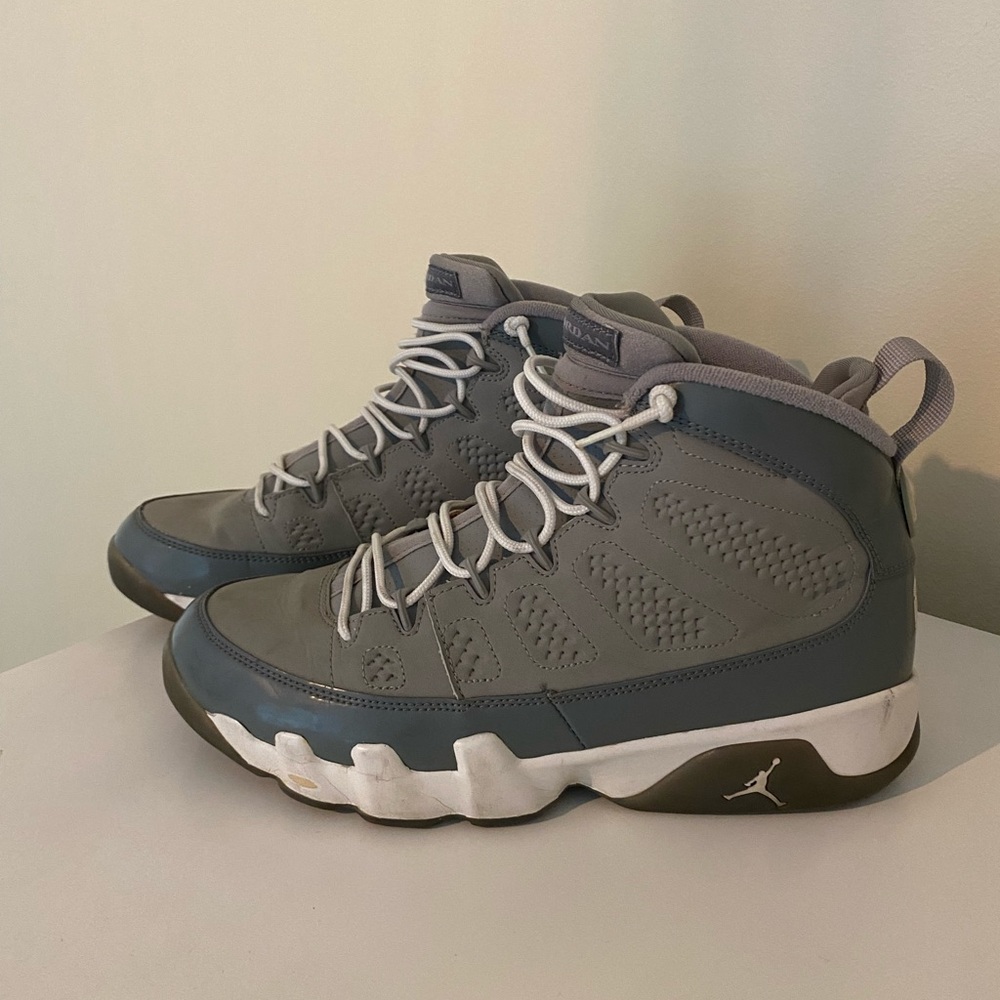 Jordan 9 Retro Cool Grey Sneakers